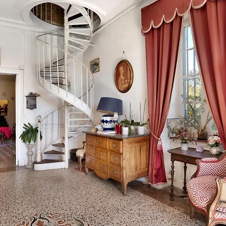 Le Chapitre Bed & Breakfast 3*